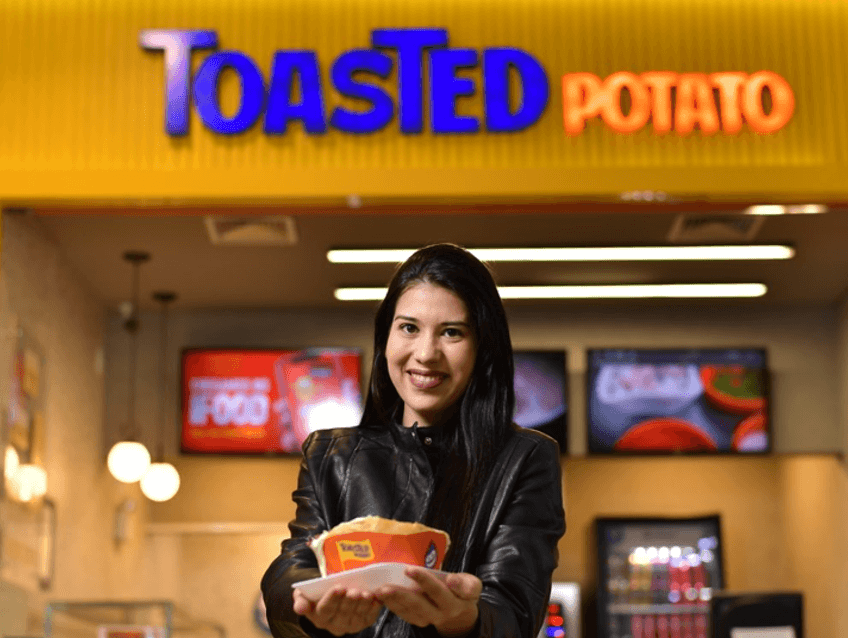 Nosso objetivo foi diferenciar a marca de maneira estratégica, elevando seu patamar e criando uma identidade que refletisse sua autenticidade.